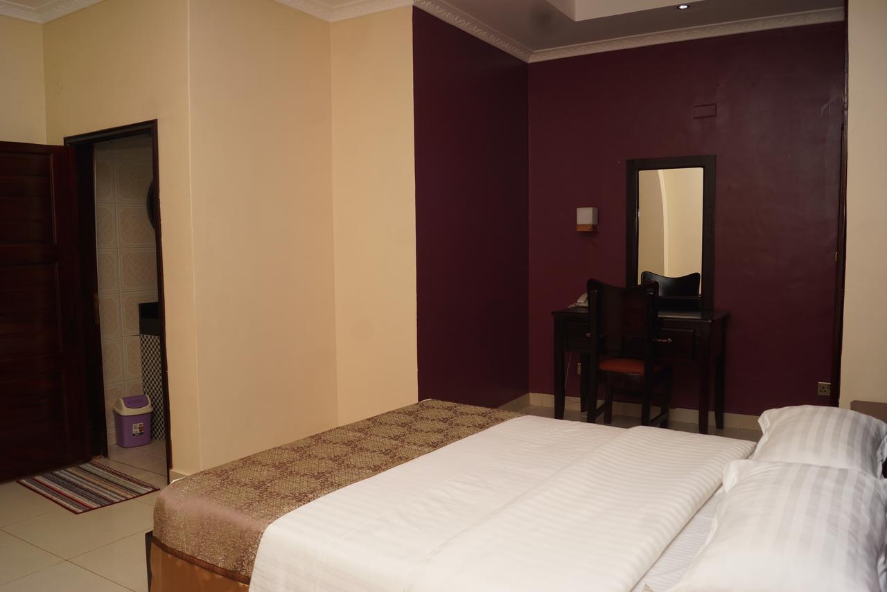 Diamonds Hotel Kampala Exterior photo